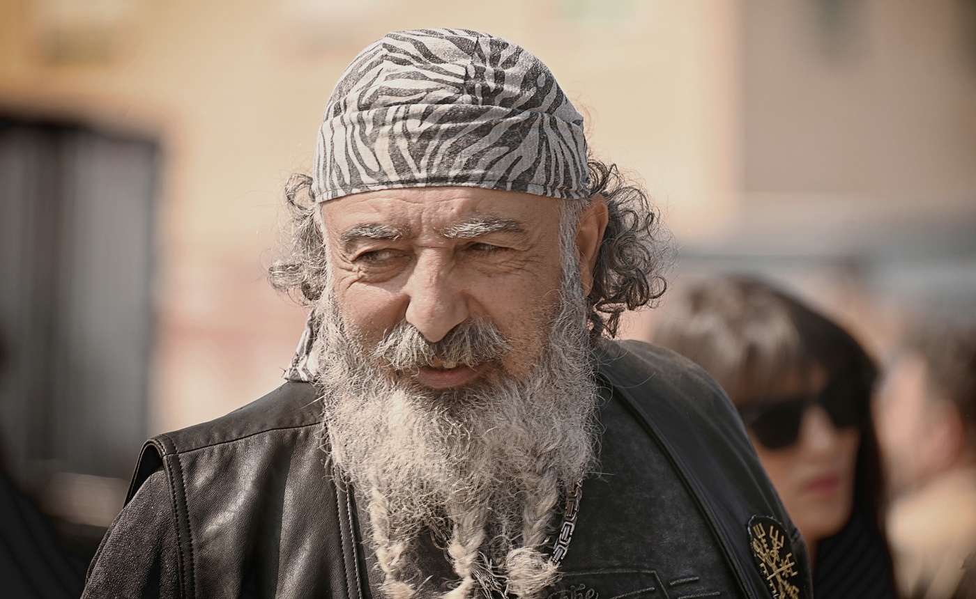 photo "***" tags: street, man