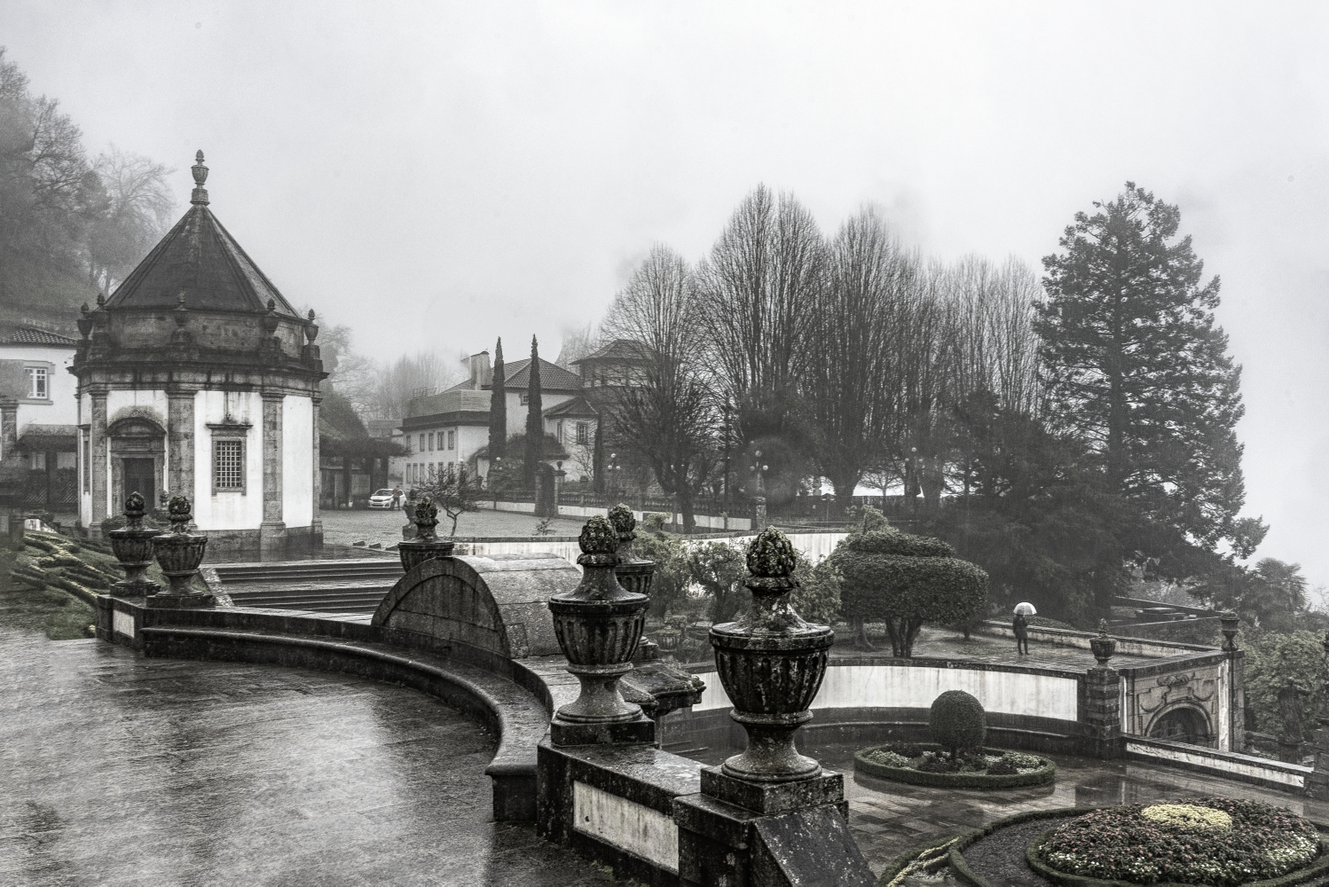 photo "Fog & Rain" tags: architecture, 