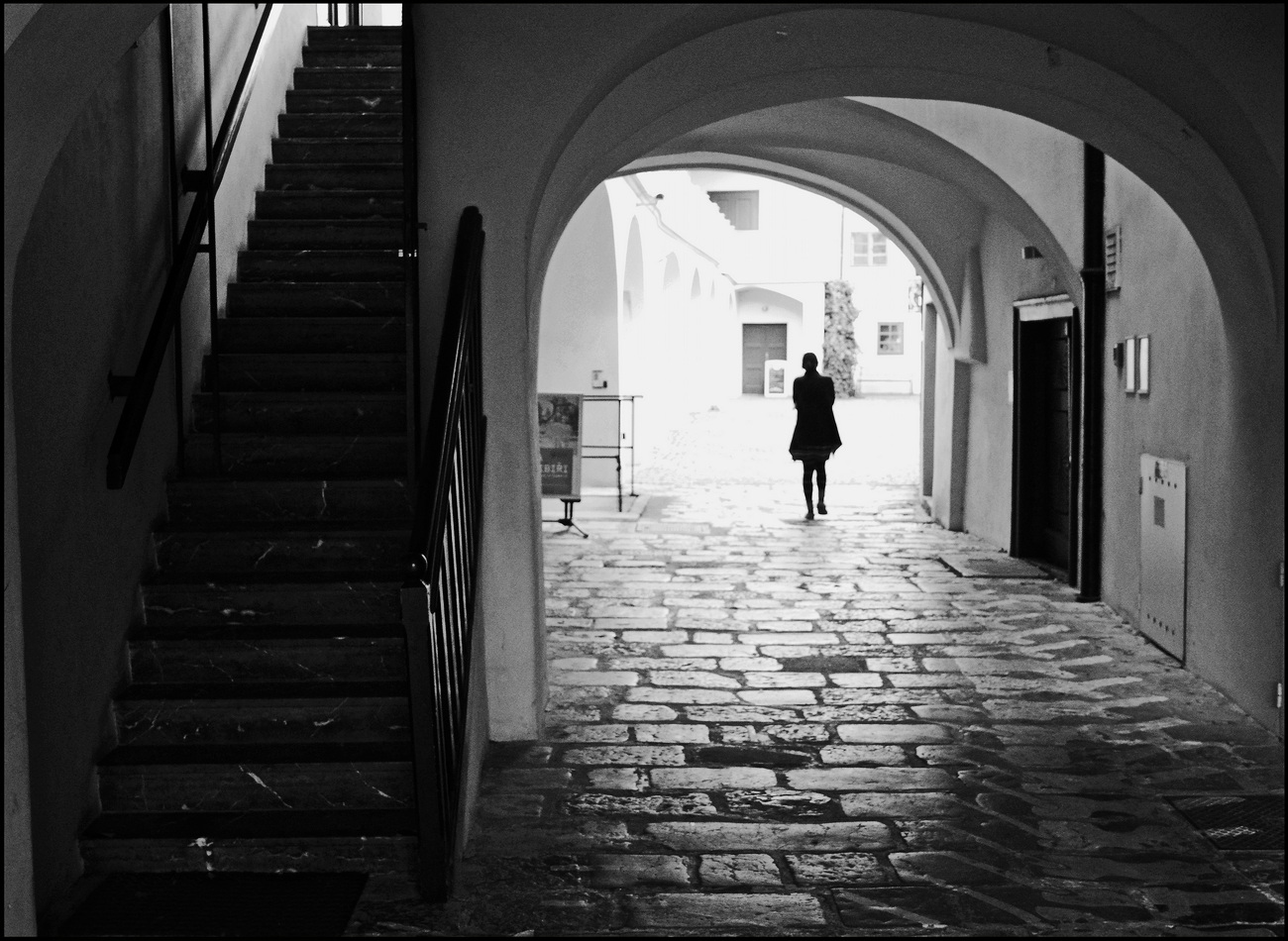 photo "Лестница и проход" tags: black&white, Prag Prague Praha