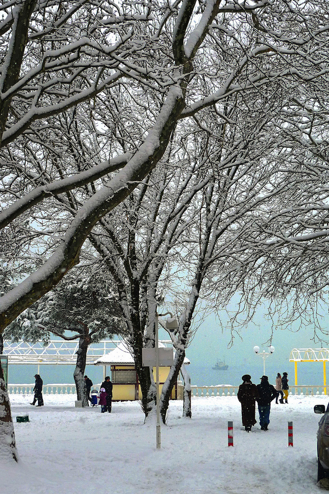фото "**3 Зима у моря" метки: пейзаж, стрит-фото, город, зима, море, снег