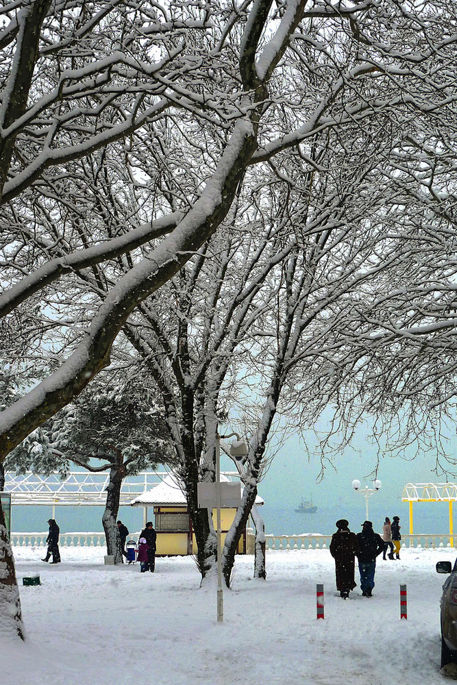 photo "***" tags: landscape, street, city, sea, snow, winter