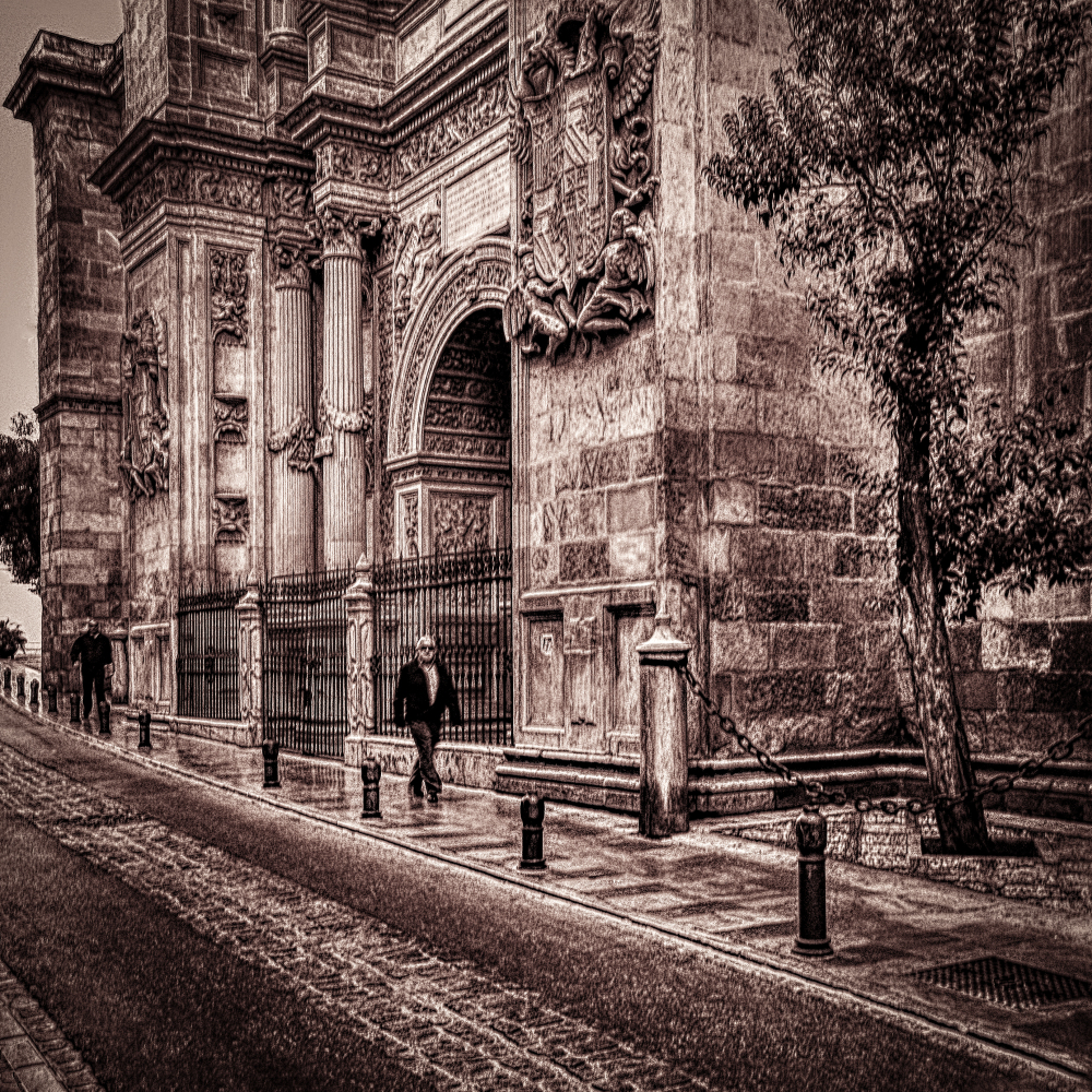photo "Beside the Cathedral" tags: architecture, 