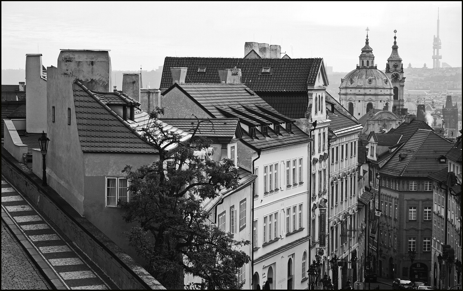 фото "Вид с лестницы-7" метки: черно-белые, архитектура, Prag Prague Praha