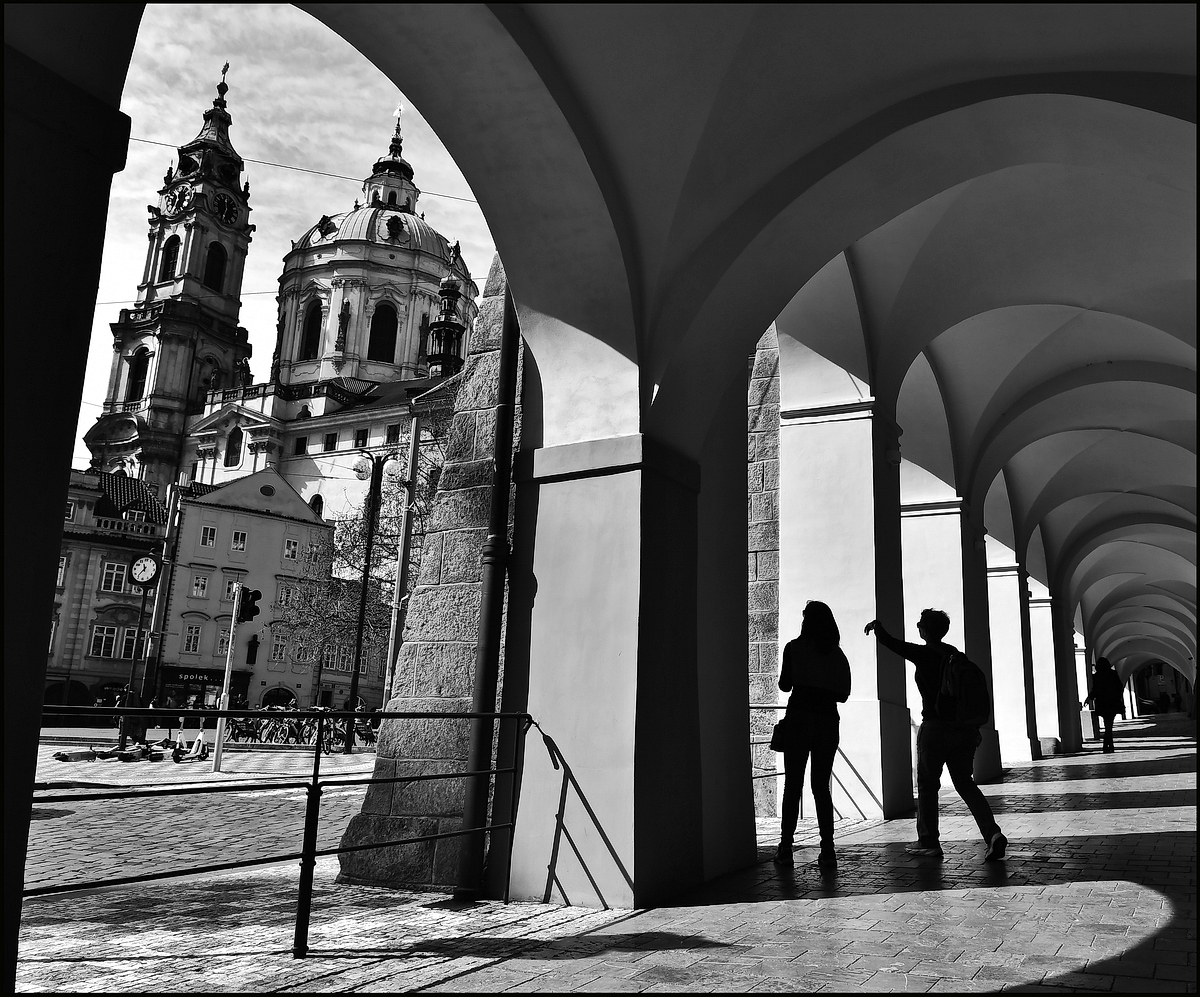 фото "Башни и аркада" метки: черно-белые, Prag Prague Praha