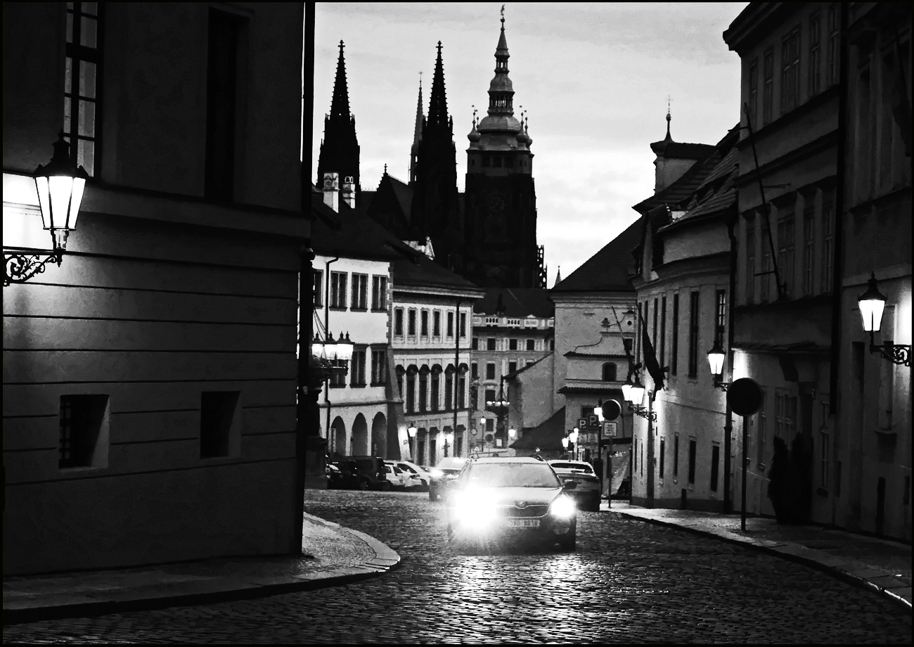 photo "Утренняя улица-3" tags: black&white, Prag Prague Praha