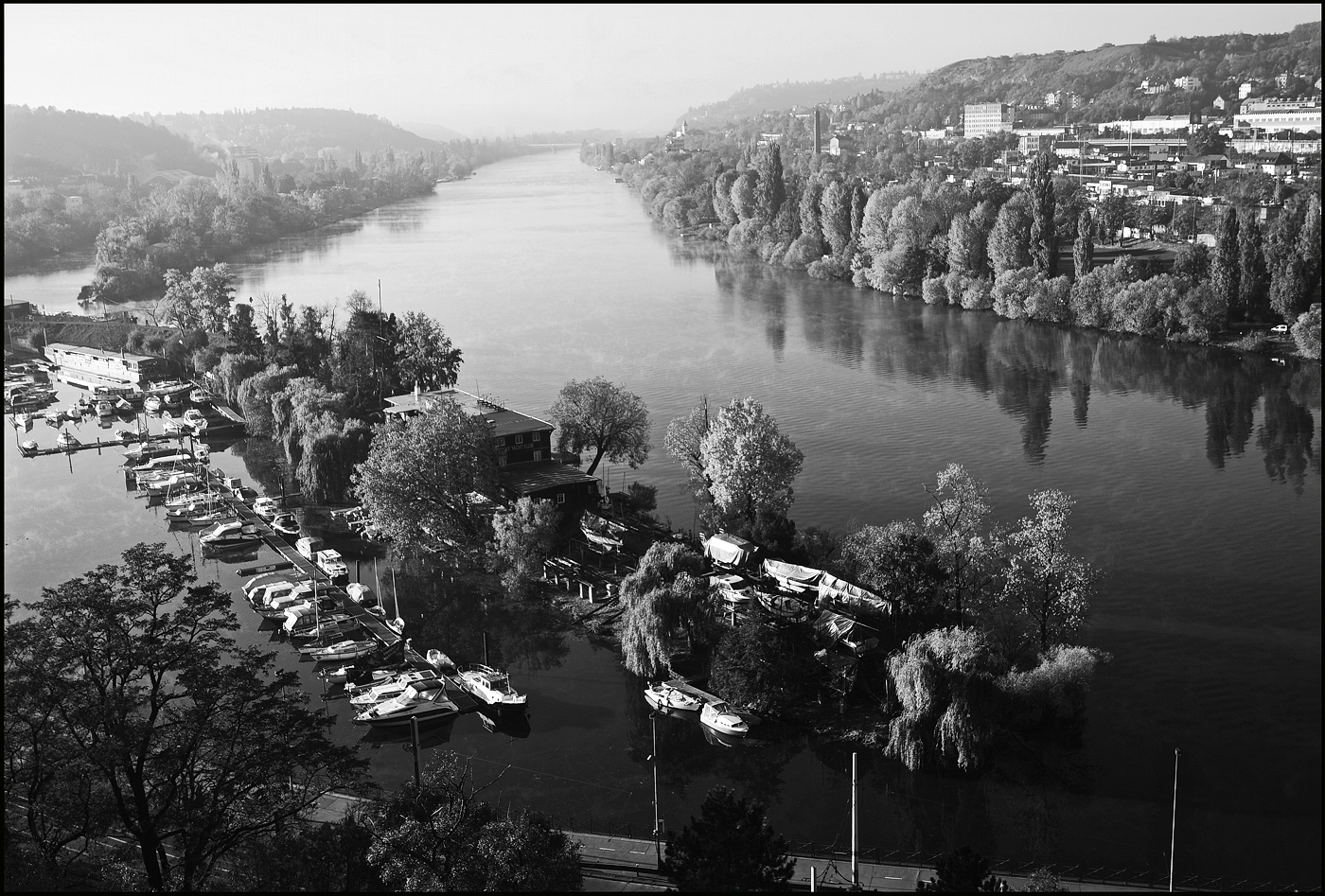 photo "Вид на Влтаву" tags: black&white, Prag Prague Praha