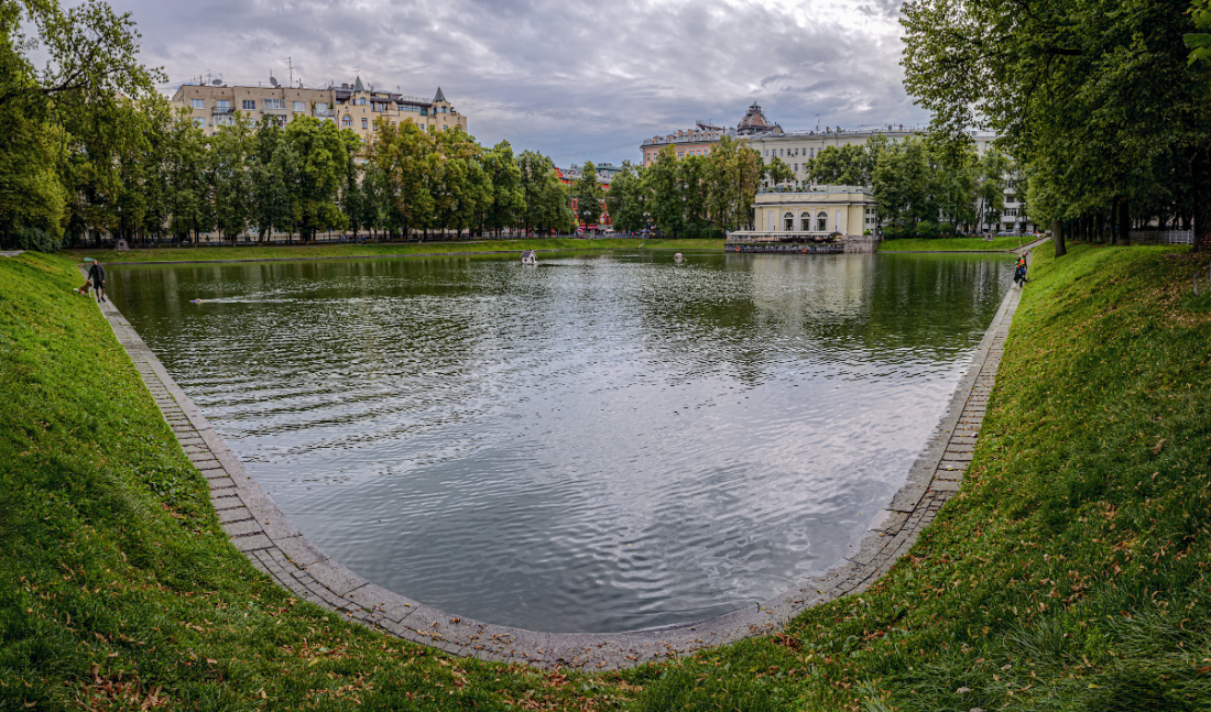 фото ""На углу у Патриарших"" метки: панорама, 