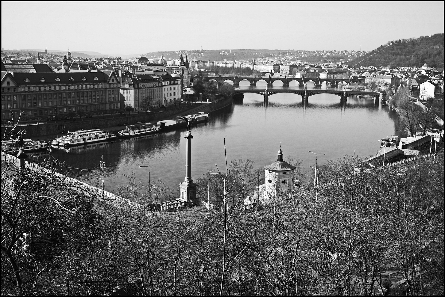 photo "Вид на Прагу" tags: black&white, architecture, Prag Prague Praha