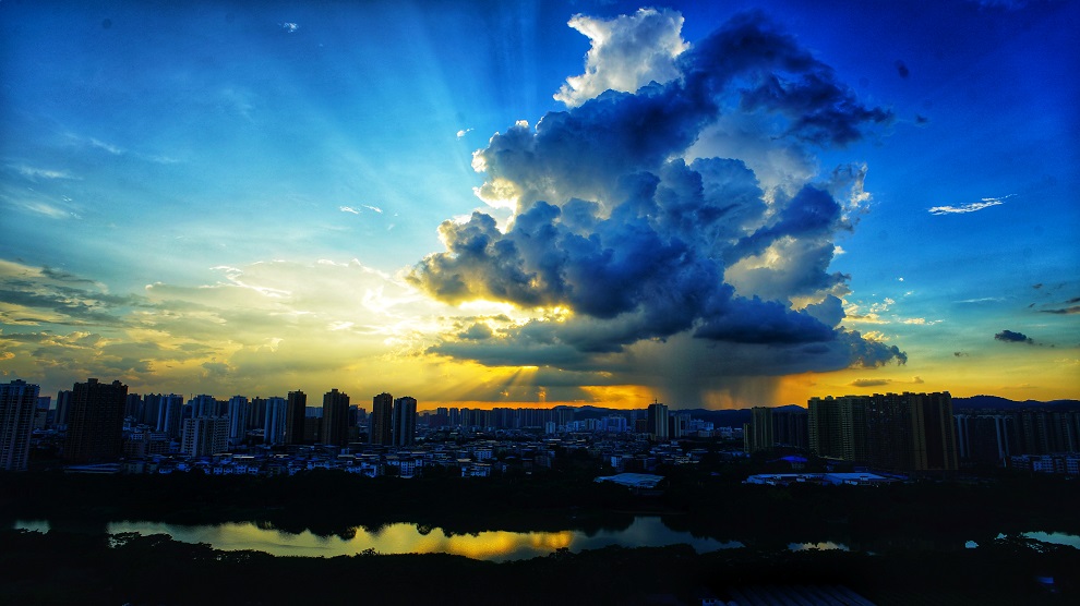 photo "The Last Struggle Before the Dark Night" tags: landscape, nature, city, Asia, clouds, summer, sun, sunset