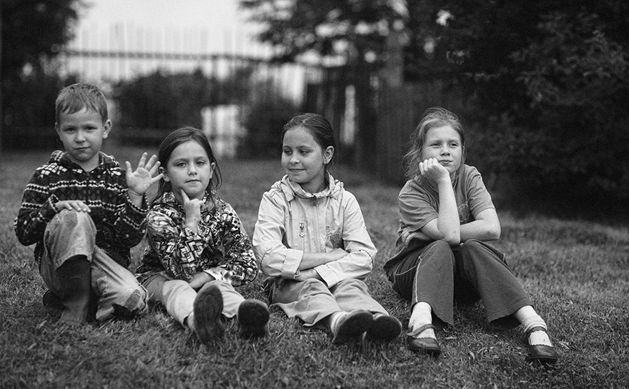 photo "Костромская глубинка" tags: reporting, black&white, Russia, boy, children, деревня, отдых