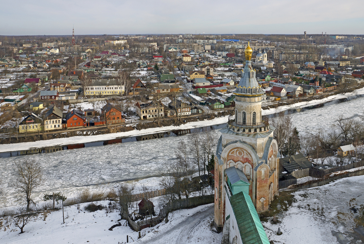 photo "***" tags: city, architecture, river, temple, дома, лед, постройки, провинция