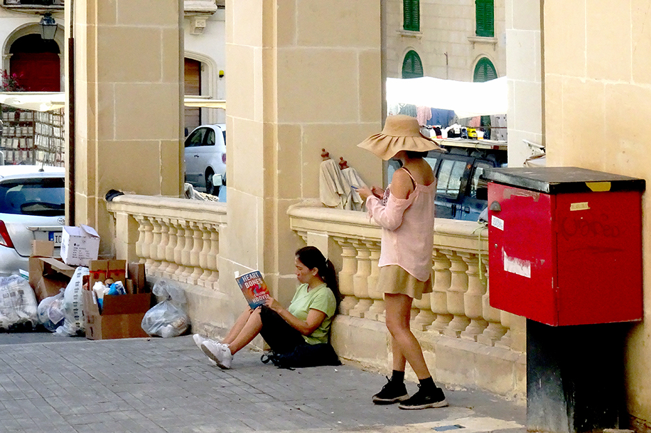 photo "Through the streets of Malta." tags: street, city, 