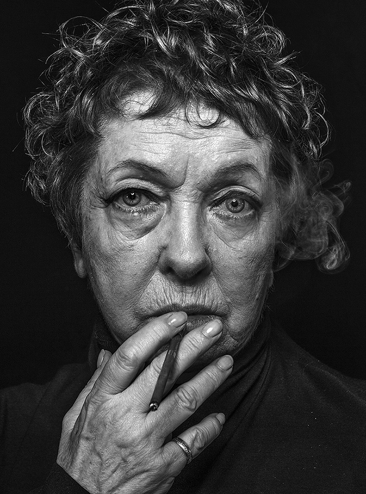 photo "***" tags: black&white, woman, Портрет