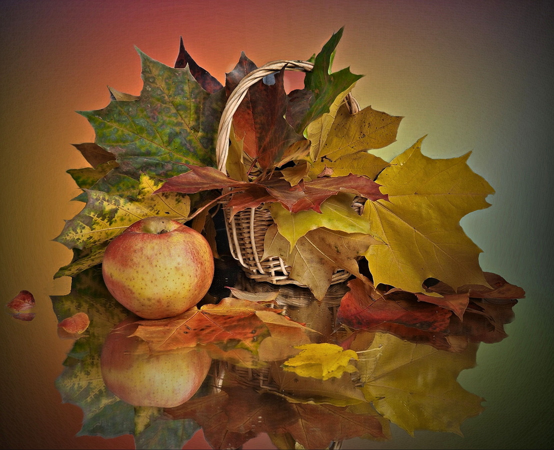 photo "***" tags: still life, листья, октябрь, яблоко