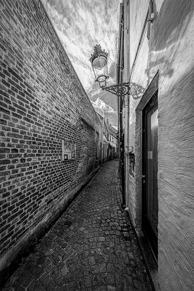photo "Street, Lantern" tags: architecture, 