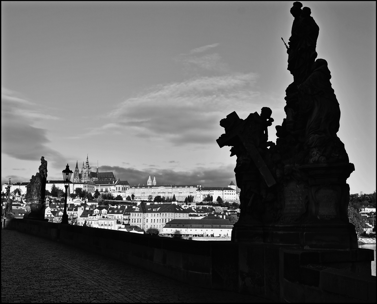 photo "Вид с Карлова моста" tags: architecture, black&white, Prag Prague Praha