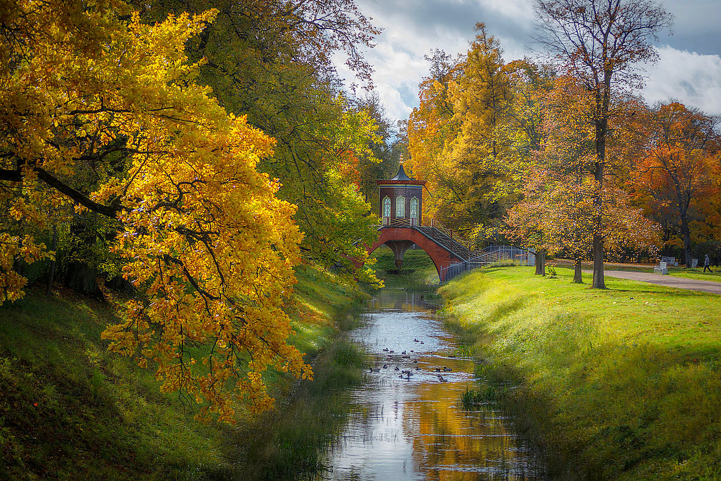 фото "Прогулка по старинному парку" метки: пейзаж, архитектура, вода, крестовый  мостик, осень, парк, царское село