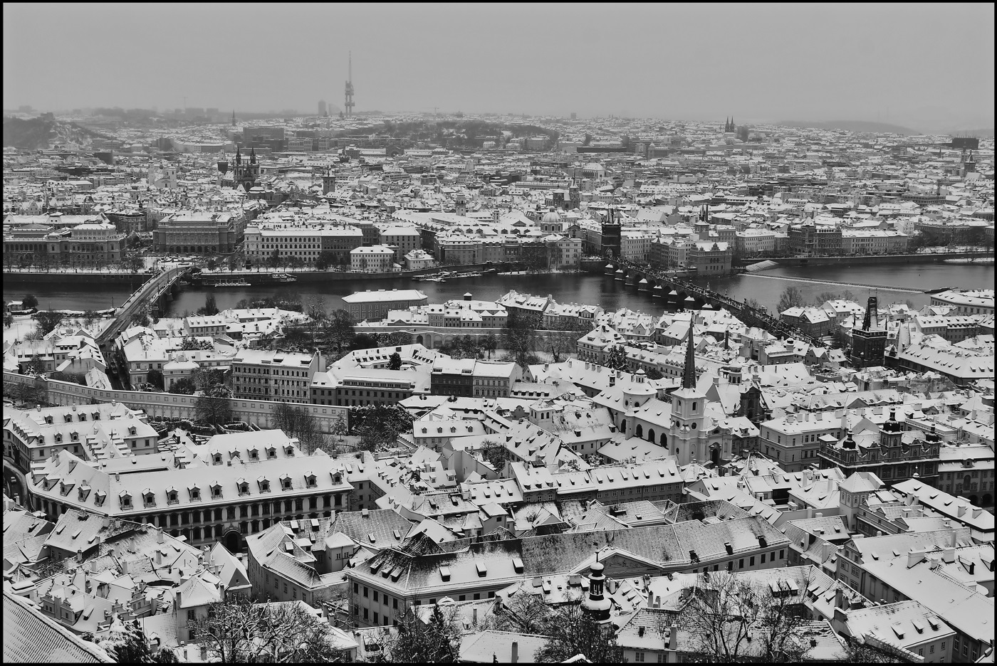 photo "Зимняя Прага" tags: black&white, architecture, Prag Prague Praha