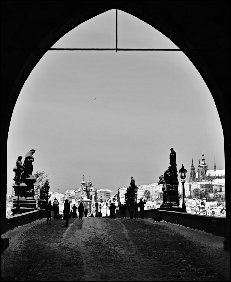 photo "Ворота" tags: black&white, architecture, Prag Prague Praha