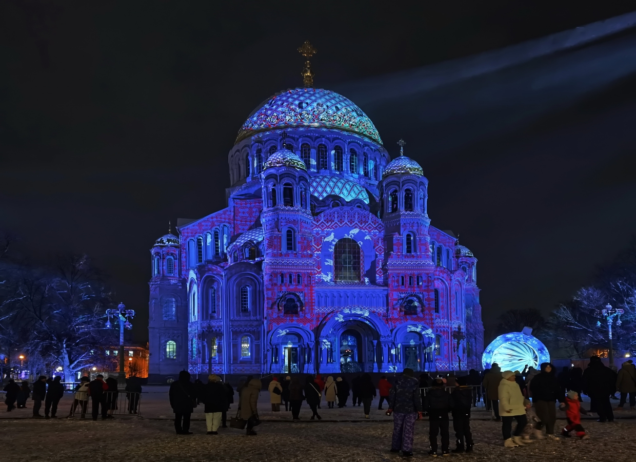 photo "Light show in Kronstadt on Anchor Square" tags: travel, 