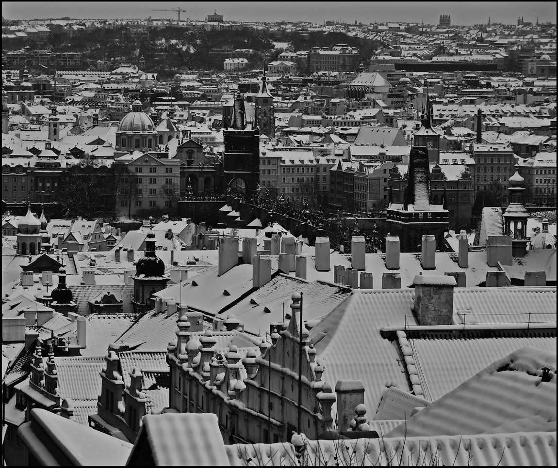 photo "Зимняя атмосфера-3" tags: black&white, architecture, Prag Prague Praha