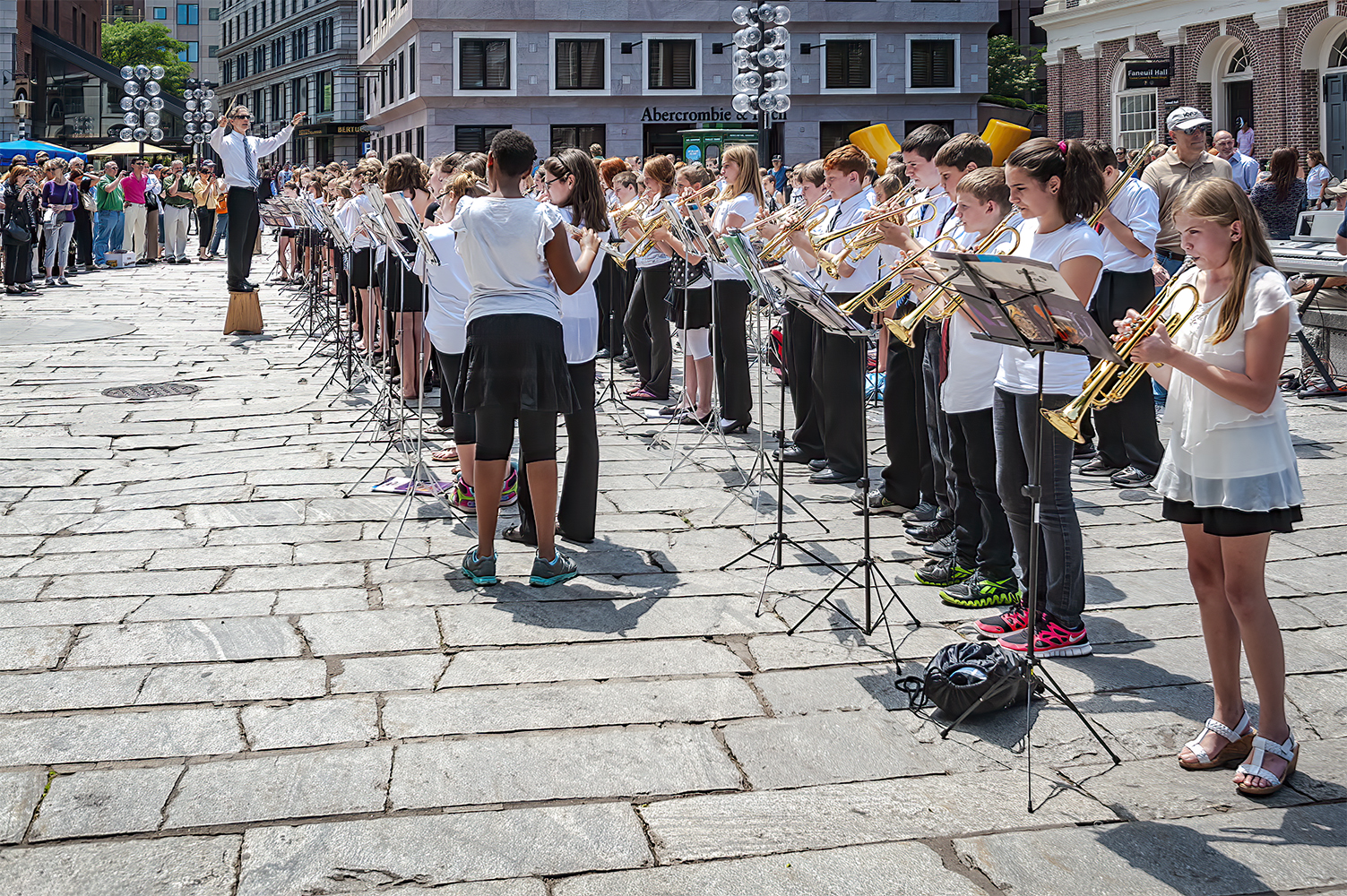 photo "School Orchestra" tags: street, 