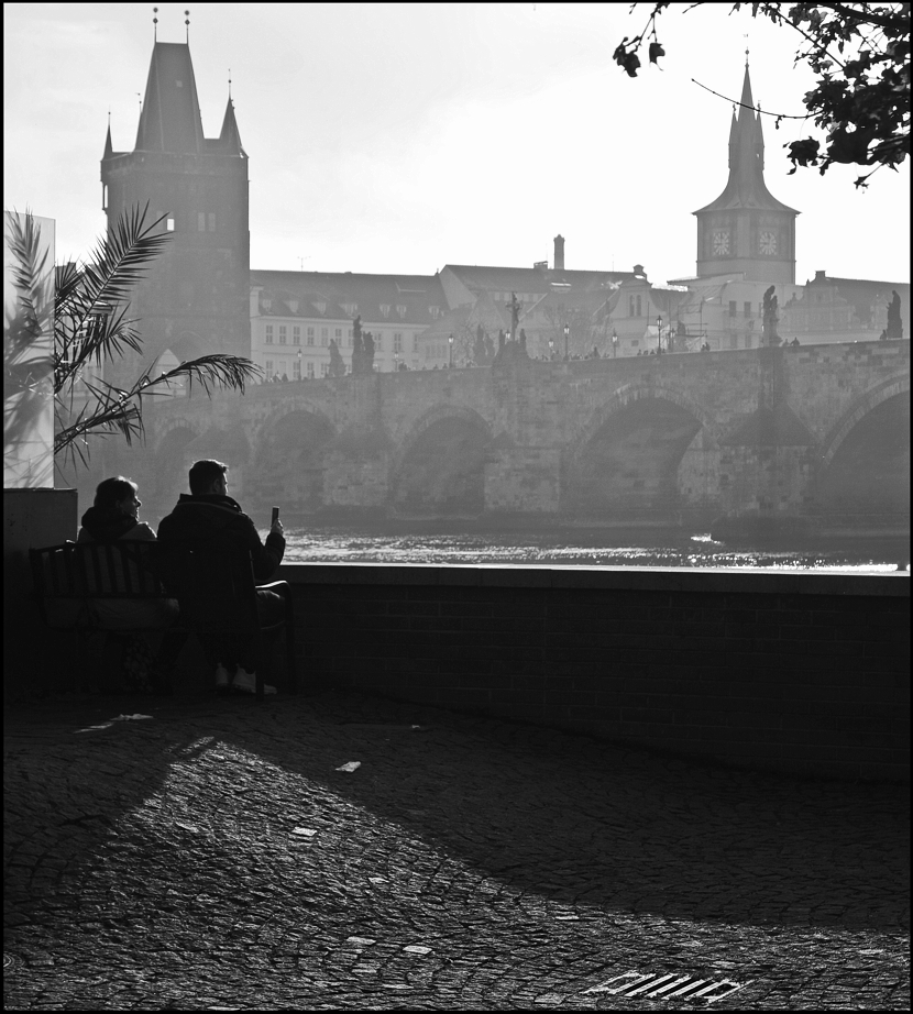 photo "Утро у Карлова моста" tags: black&white, architecture, Prag Prague Praha