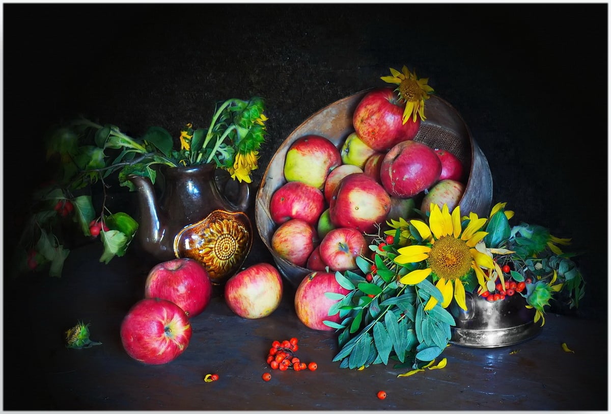 фото "Яблоки" метки: натюрморт, сундук, чулан, яблоки