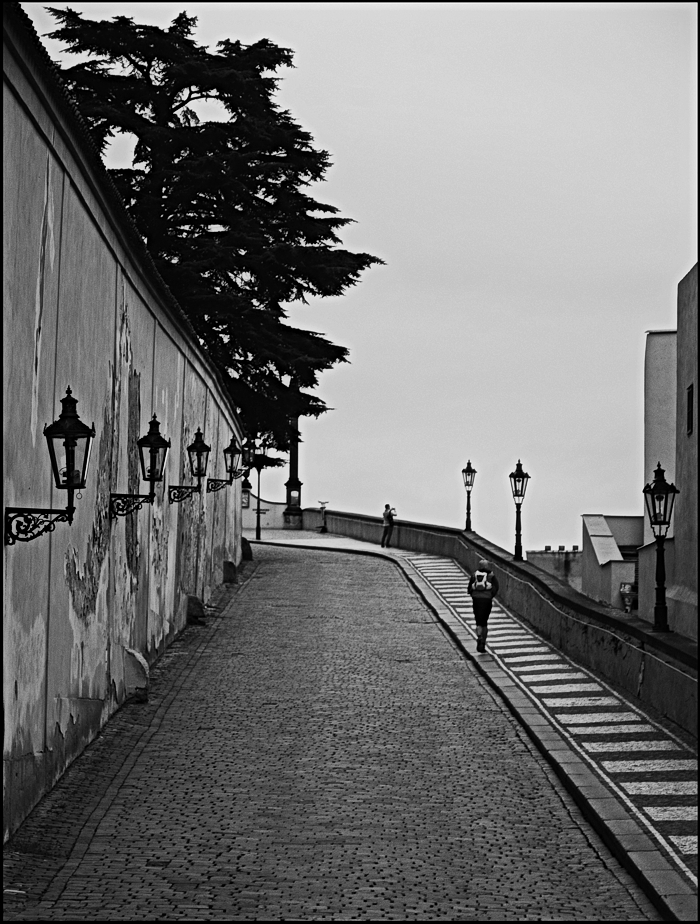 фото "Небо и улица" метки: черно-белые, Prag Prague Praha