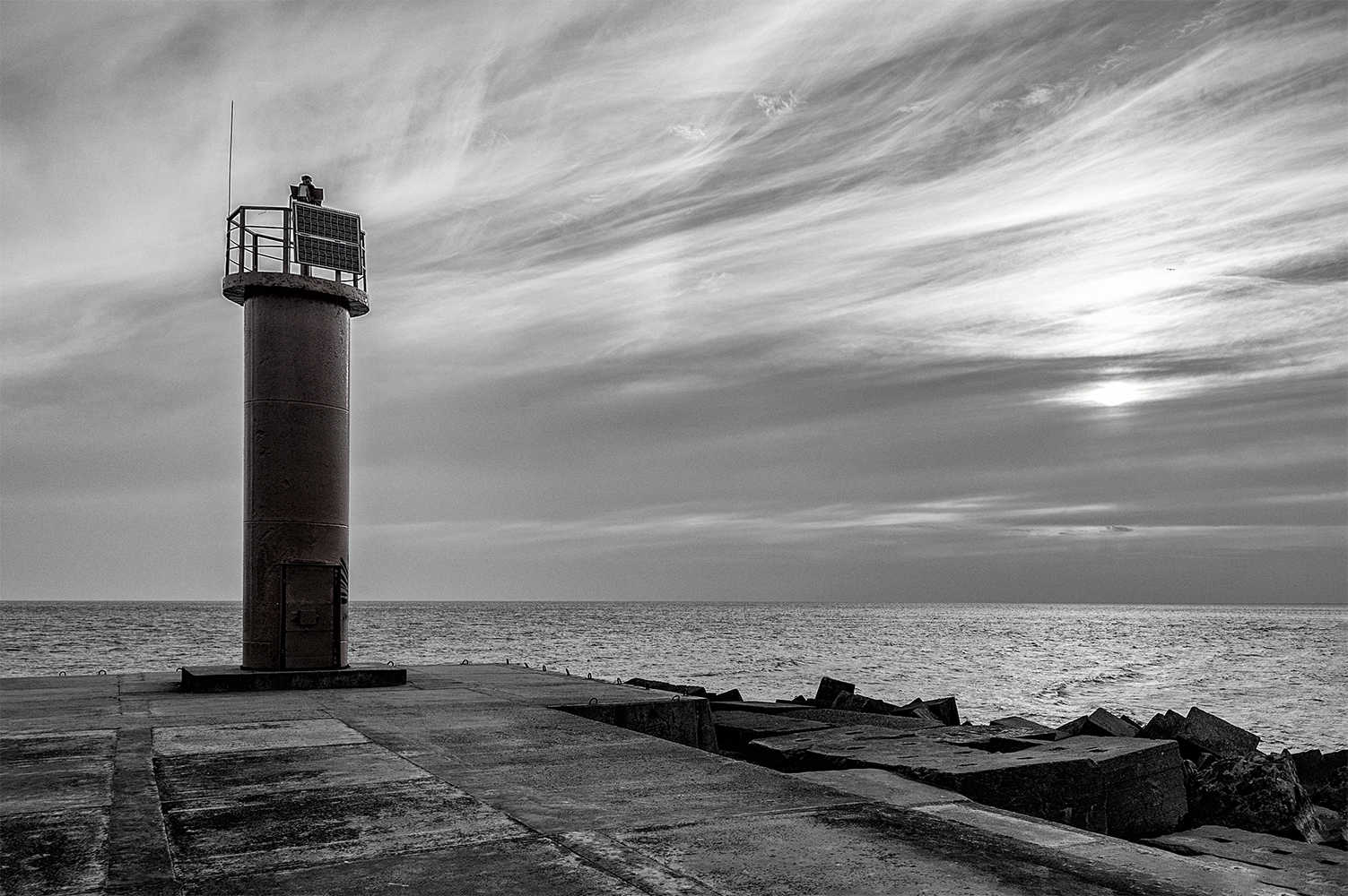 photo "Lighthouse on the Dam" tags: misc., 