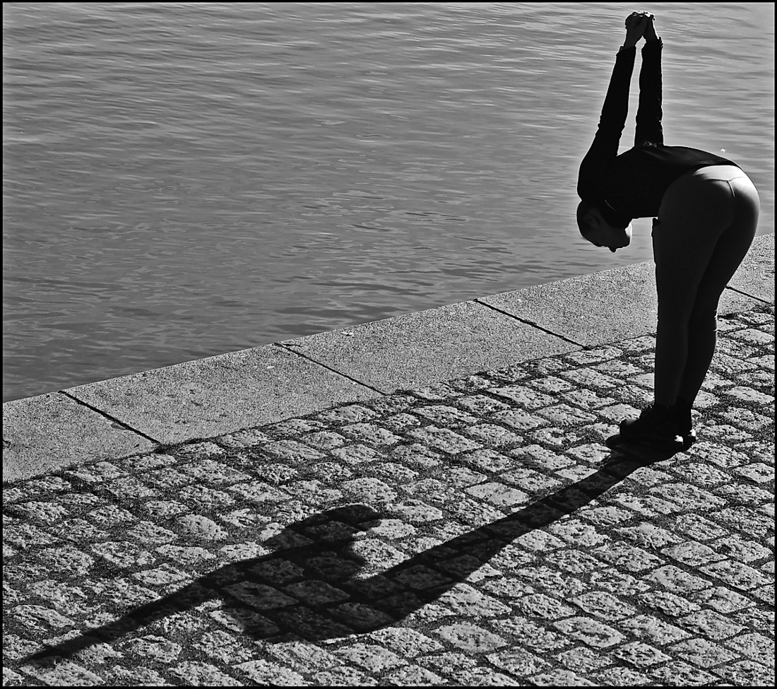 фото "Тень и фигура" метки: черно-белые, Prag Prague Praha