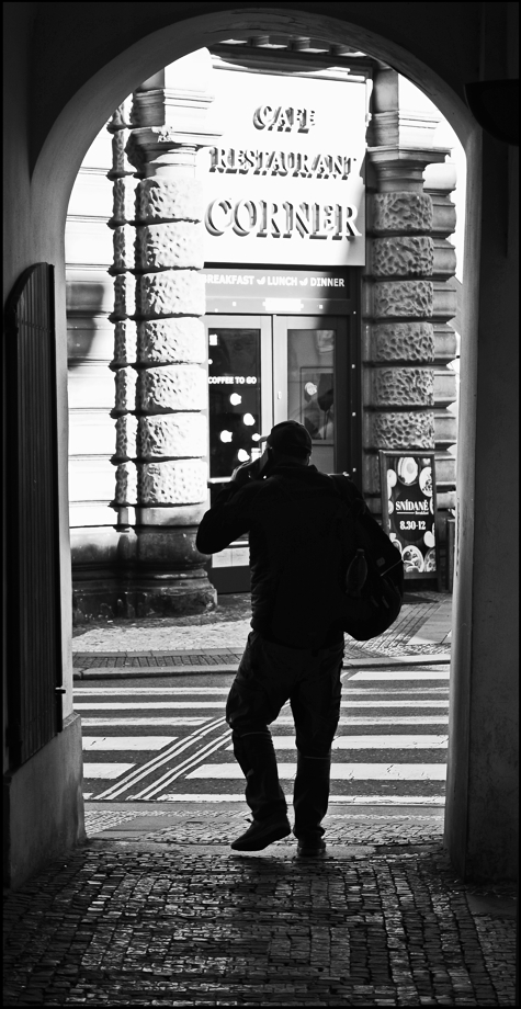 photo "Фигура и аркада" tags: black&white, Prag Prague Praha
