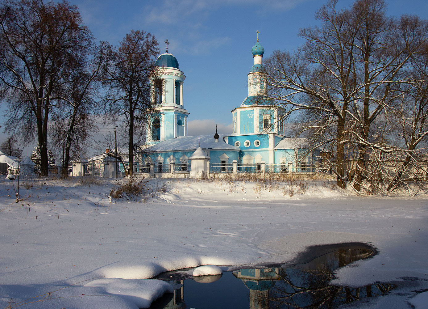 photo "***" tags: landscape, architecture, river, temple, water, winter