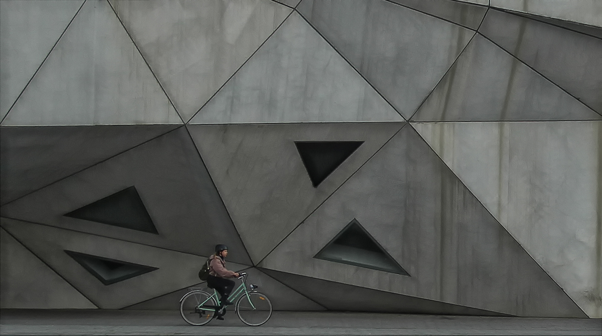 photo "The Art of Bicycle Riding..." tags: travel, street, city, 