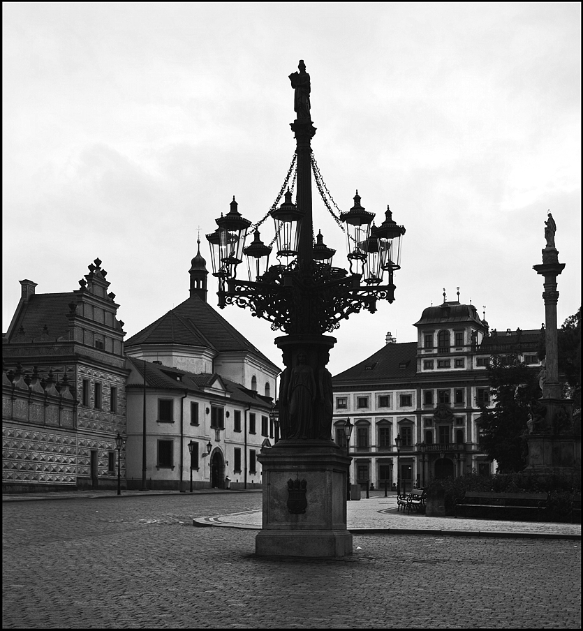 photo "Дворцы и колонны" tags: black&white, architecture, Prag Prague Praha
