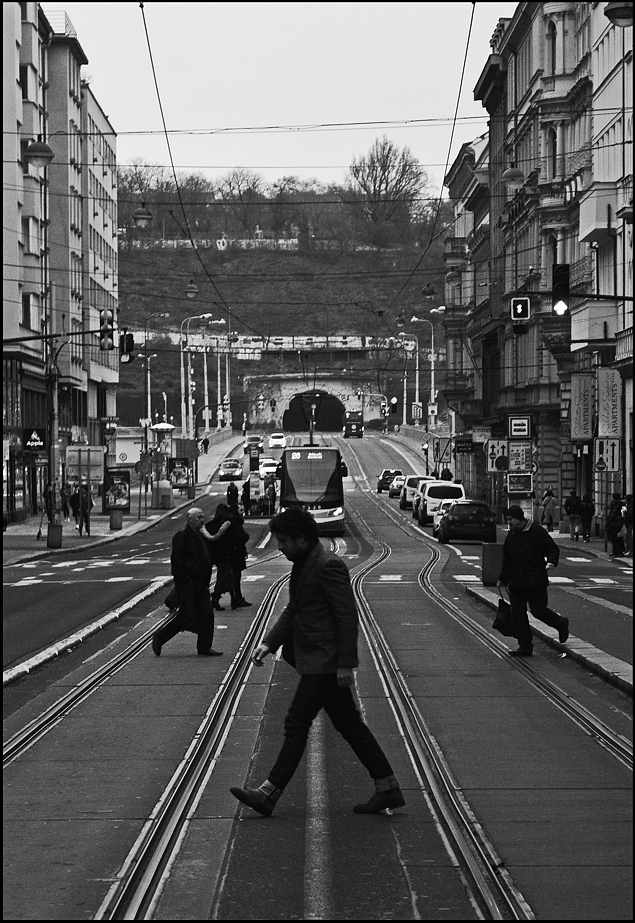 photo "Люди и улица-2" tags: black&white, Prag Prague Praha