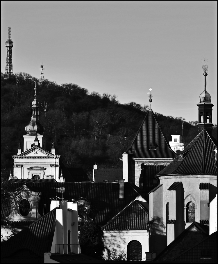 photo "Башни" tags: black&white, architecture, Prag Prague Praha