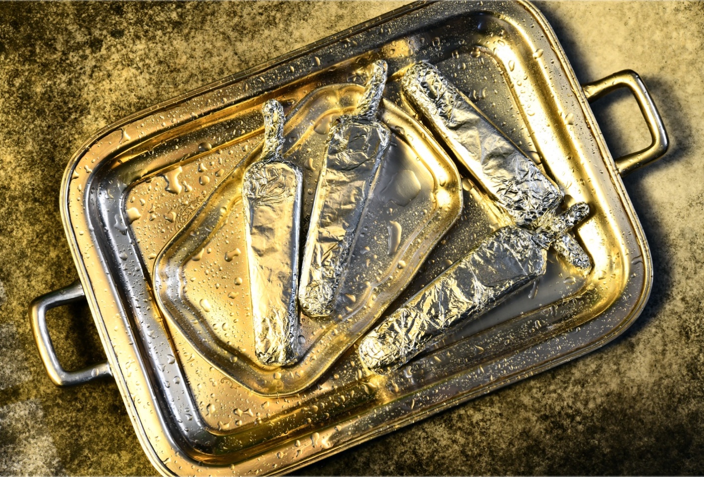 фото "Золотое эскимо" метки: макро и крупный план, золото, мороженое, поднос, серебро, упаковка