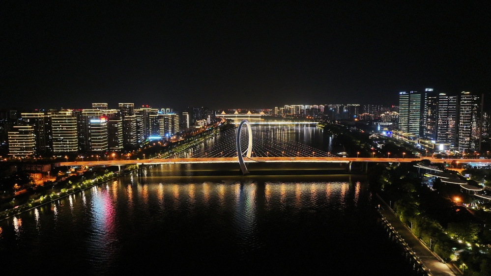 photo "the night of LIUZHOU city" tags: travel, city, architecture, Asia, clouds, flowers, lake, mountains, night, summer, sun, sunset, water