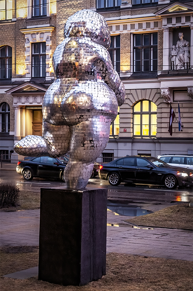 photo "Two Female Symbols" tags: misc., 