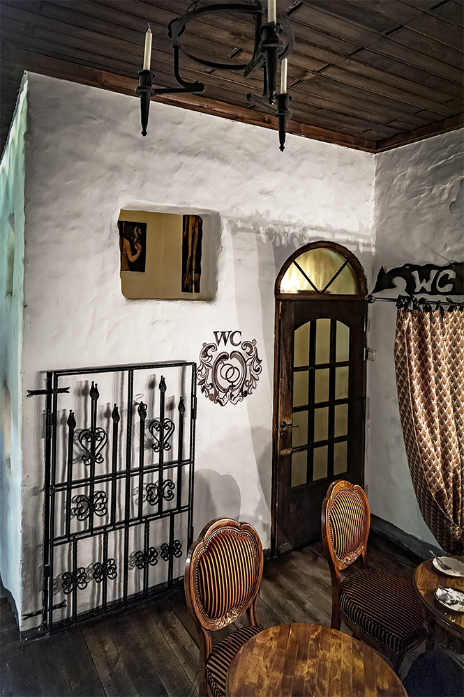 photo "Elegant Passage to the WC" tags: interior, 