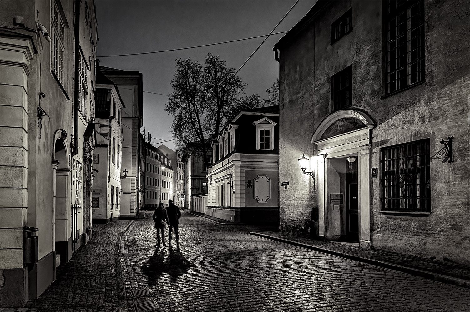 photo "Late at Night" tags: architecture, 