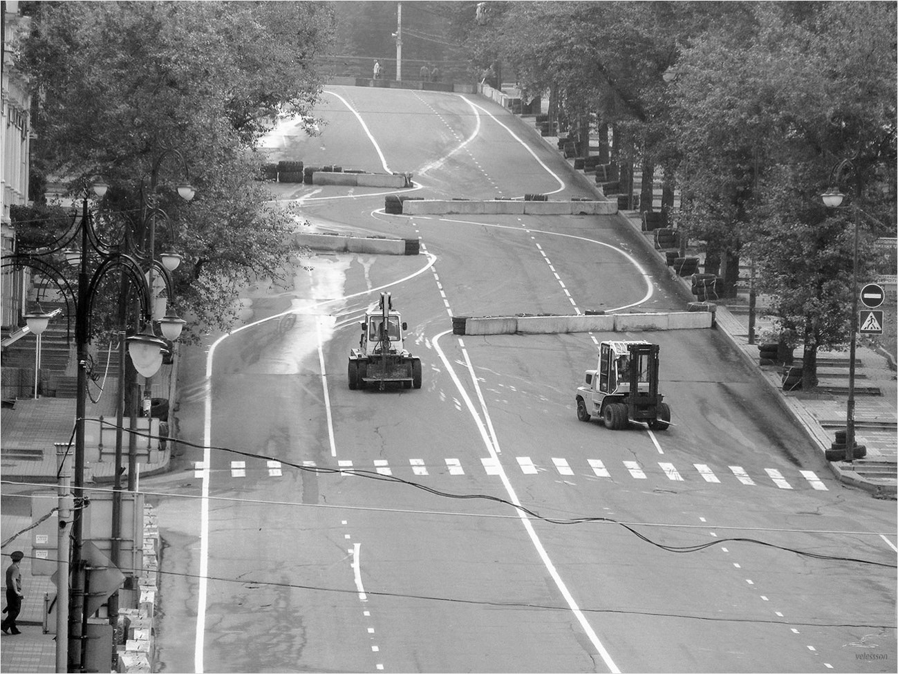 photo "***" tags: humor, street, black&white, 