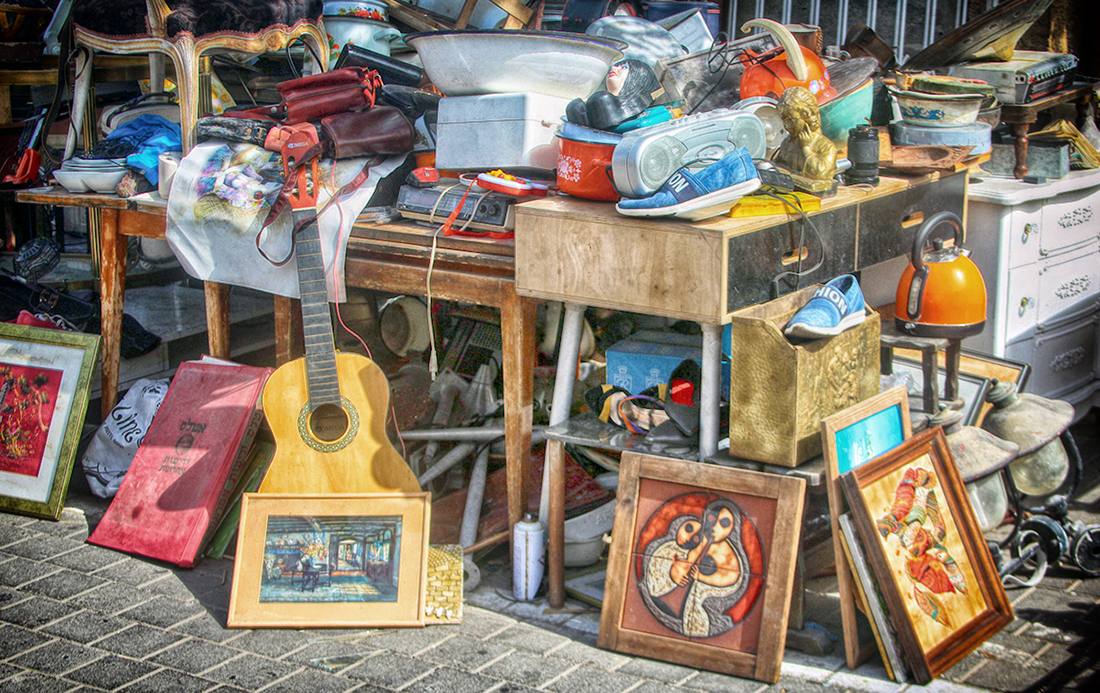 photo "Various differences..." tags: travel, street, city, 