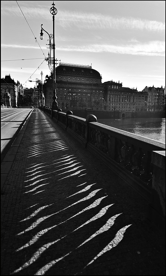 фото "Вид с моста-4" метки: черно-белые, архитектура, Prag Prague Praha