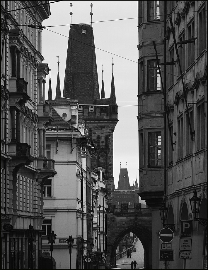 фото "Башни и дома" метки: черно-белые, архитектура, Prag Prague Praha