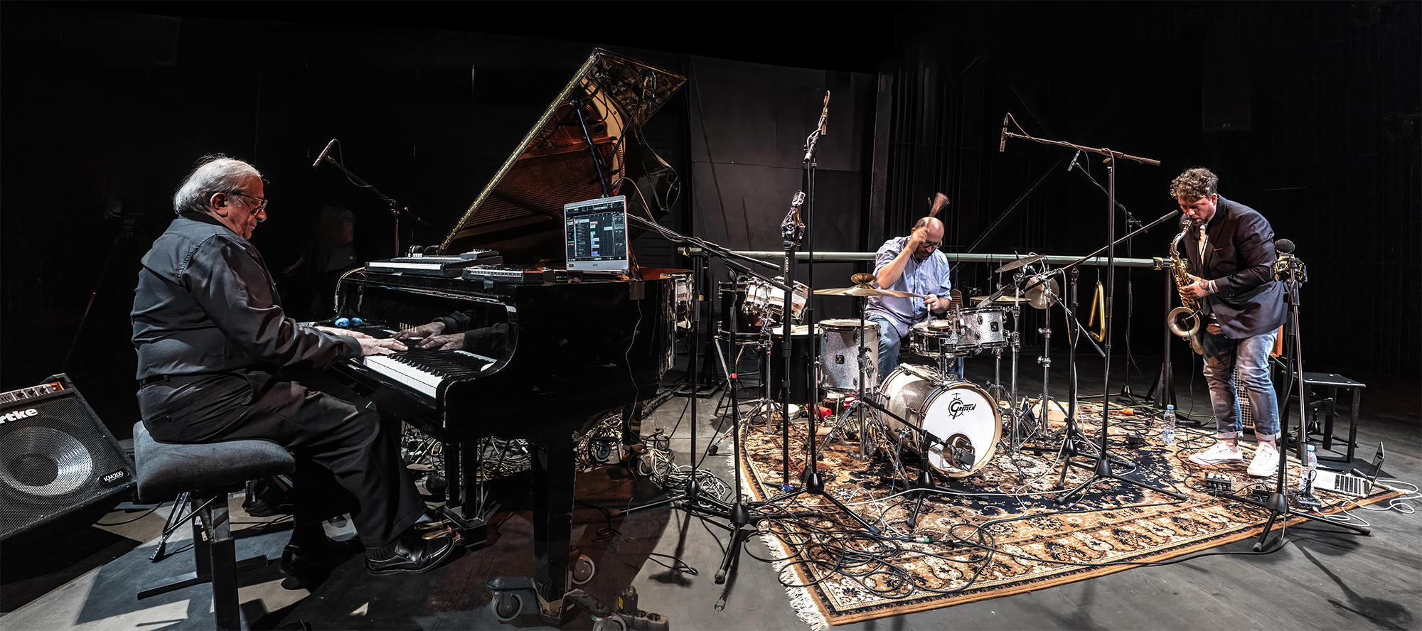 photo "Music is recorded" tags: misc., 