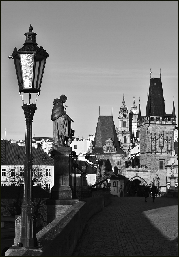 photo "Утро на Карловом мосту-3" tags: black&white, architecture, Prag Prague Praha