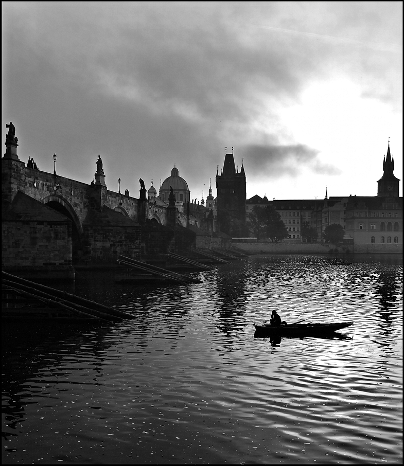 фото "Утро у Влтавы-2" метки: черно-белые, архитектура, Prag Prague Praha