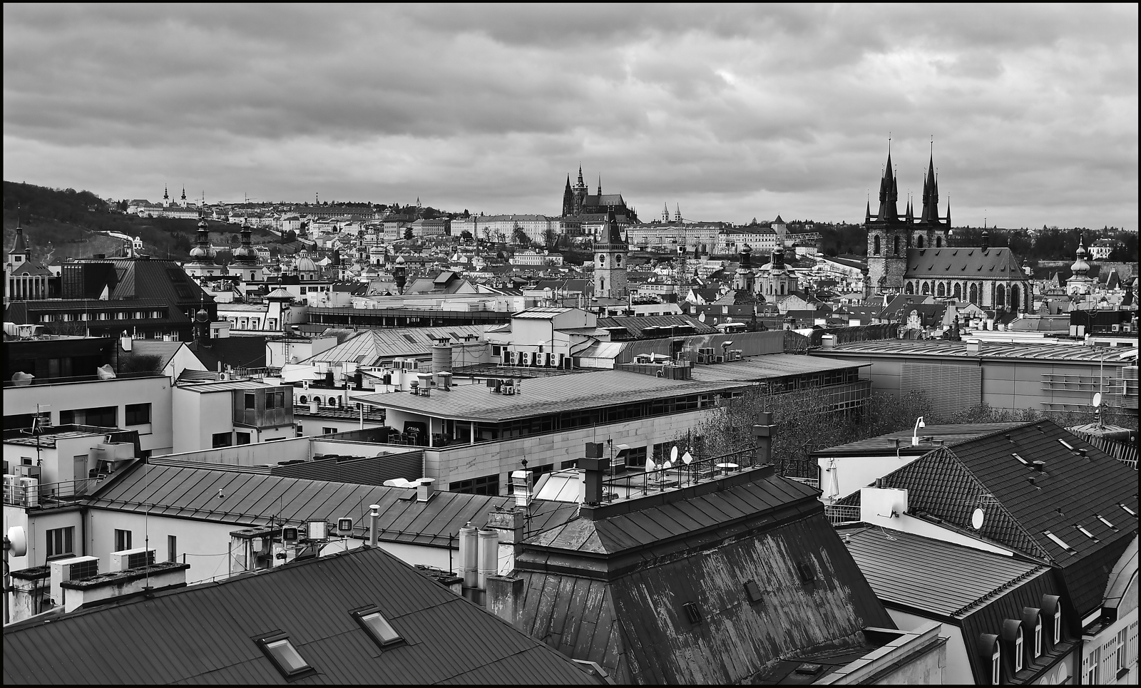 фото "Вид с башни-3" метки: черно-белые, архитектура, Prag Prague Praha